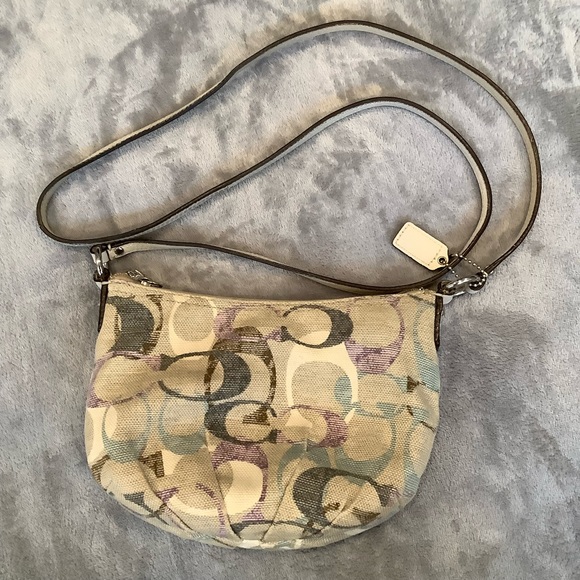 Coach cute little sling bag - Picture 2 of 7